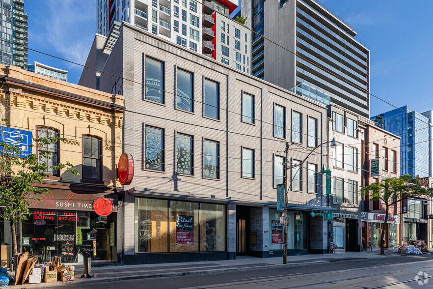 327-333 Queen St W, Toronto, ON for lease - Building Photo - Image 2 of 2