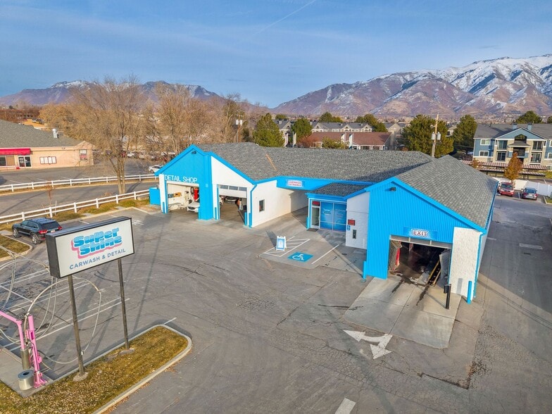 2068 N Hill Field Rd, Layton, UT for lease - Building Photo - Image 1 of 22
