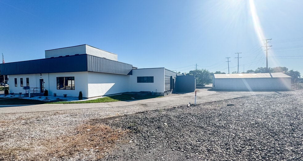 320 N Main St, Goshen, IN for lease - Building Photo - Image 2 of 8