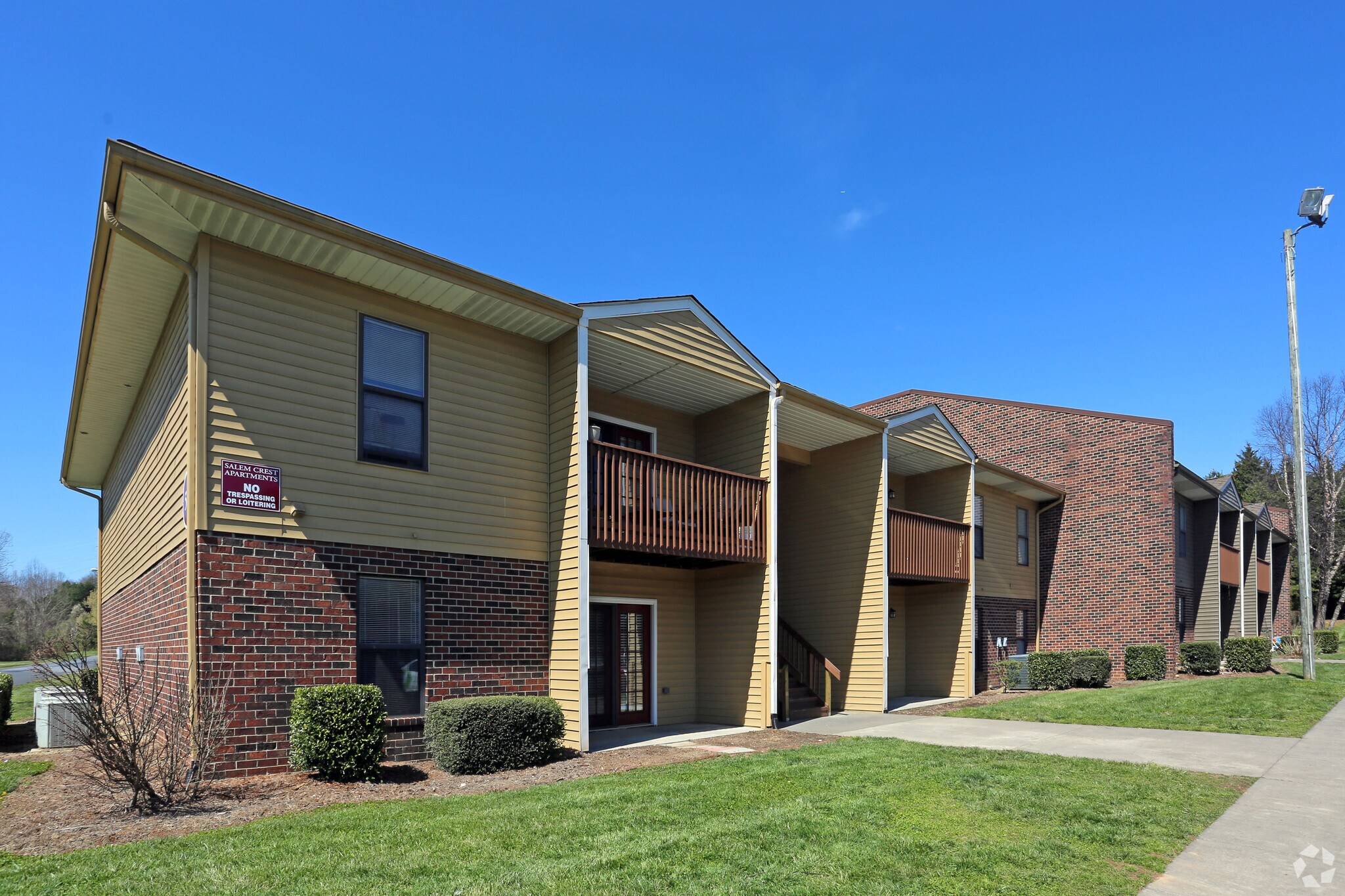 790 Salem Crest Cir, Winston-Salem, NC for sale Primary Photo- Image 1 of 1