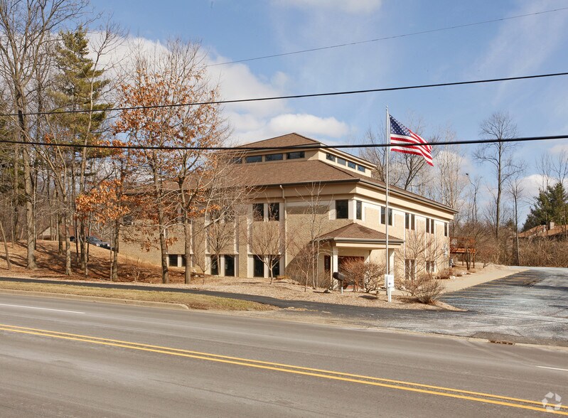 2727 Spring Arbor Rd, Jackson, MI 49203