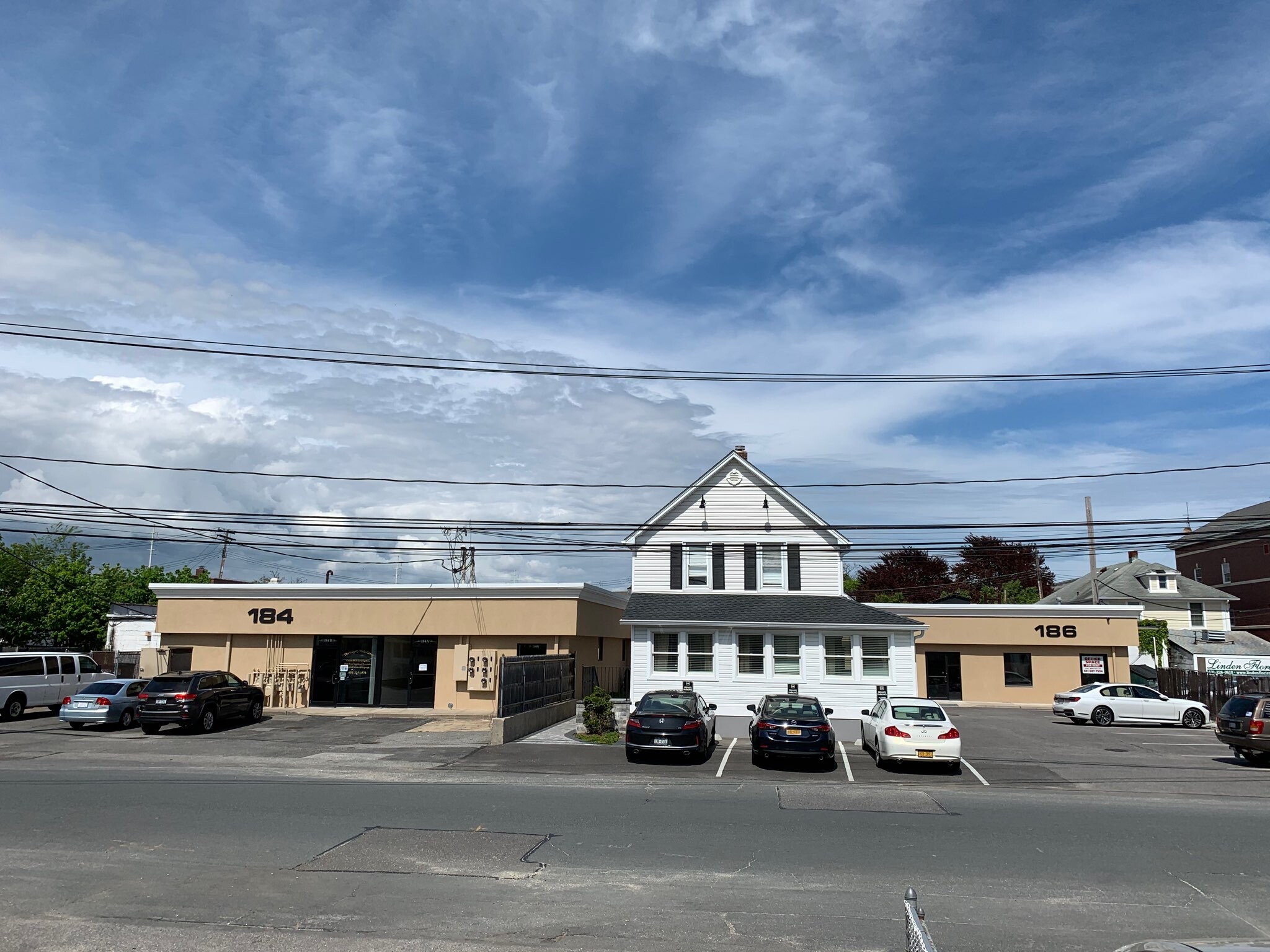 184 S 1st St, Lindenhurst, NY for lease Building Photo- Image 1 of 4