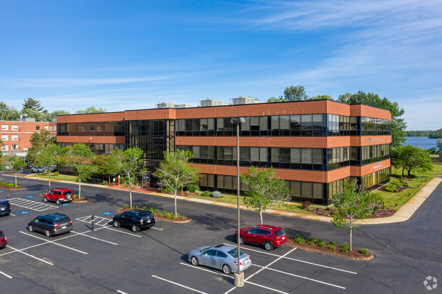 1 Lakeshore Ctr, Bridgewater, MA for lease - Building Photo - Image 2 of 16