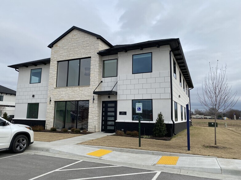 7647 E 126th St S, Bixby, OK for sale - Building Photo - Image 1 of 5