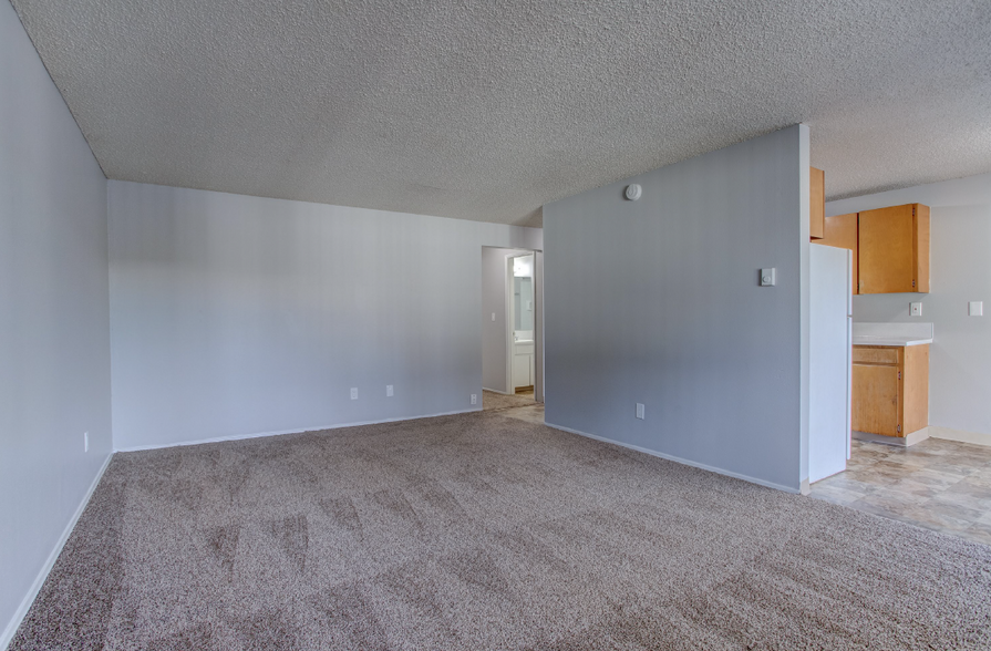 2615-2631 SE 111th Ave, Portland, OR for sale - Interior Photo - Image 3 of 5