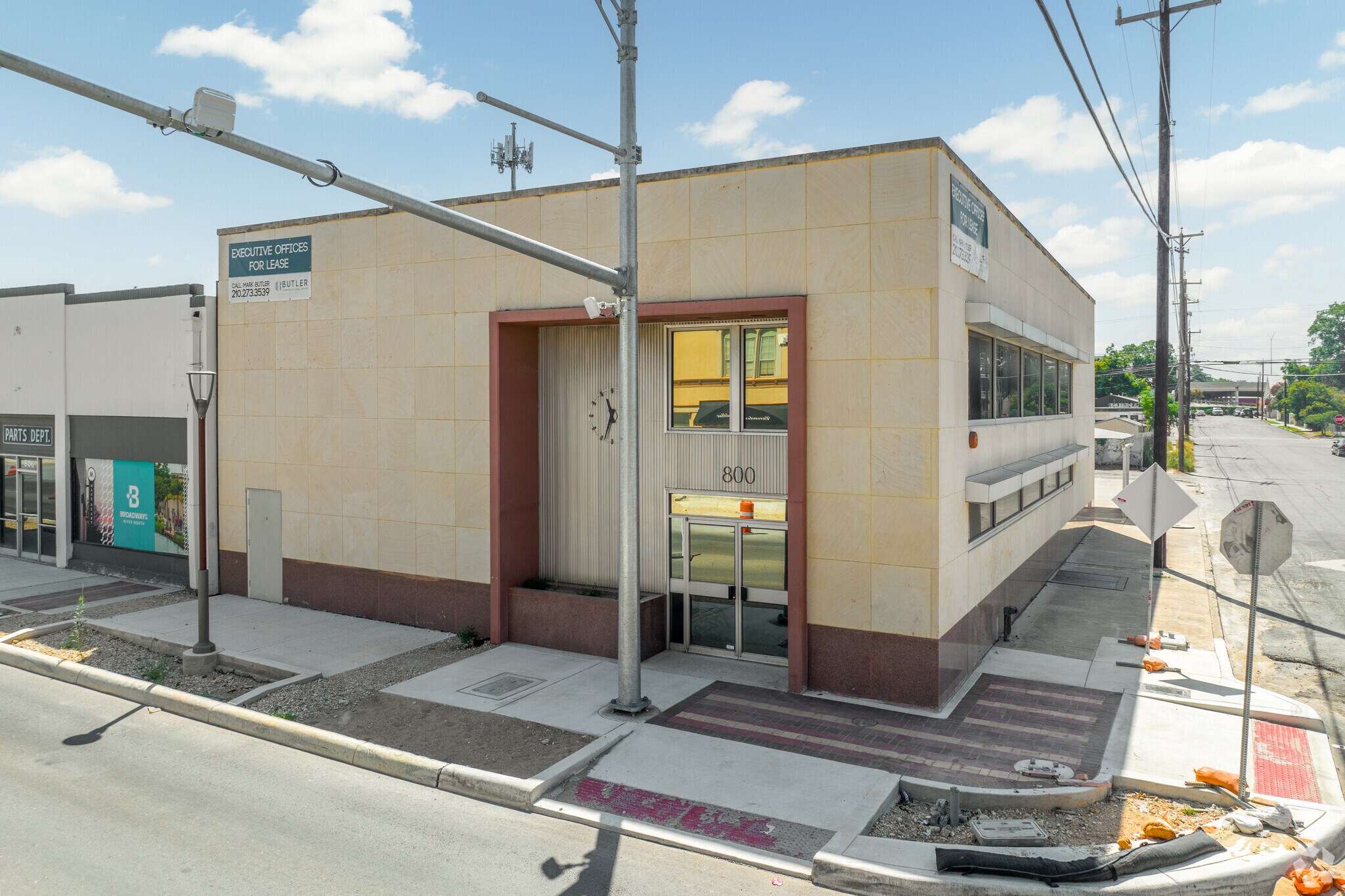 Broadway Portfolio portfolio of 2 properties for sale on LoopNet.com Building Photo- Image 1 of 5