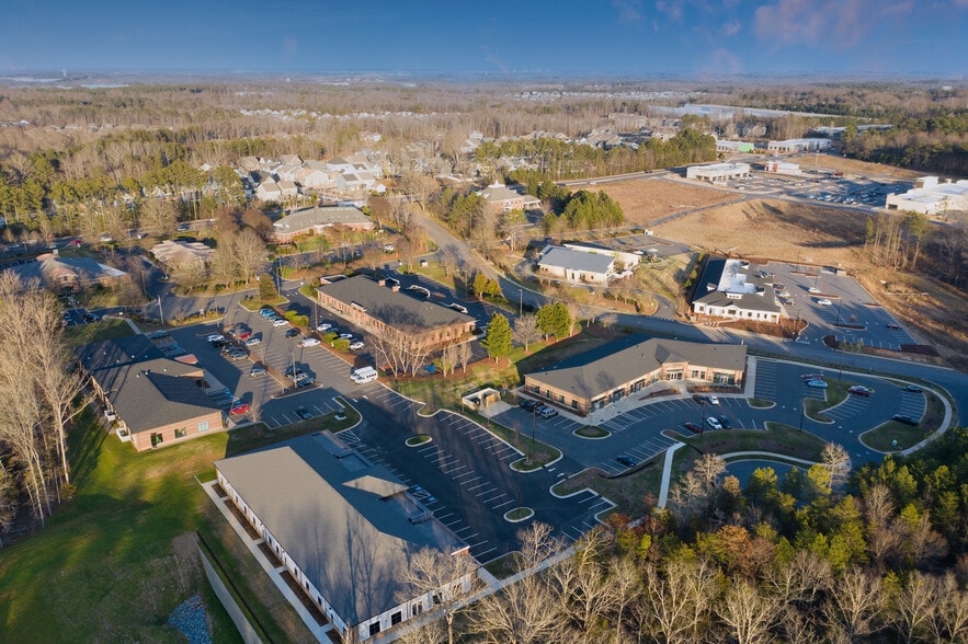 342 Patricia Ln, Fort Mill, SC for lease - Building Photo - Image 3 of 4