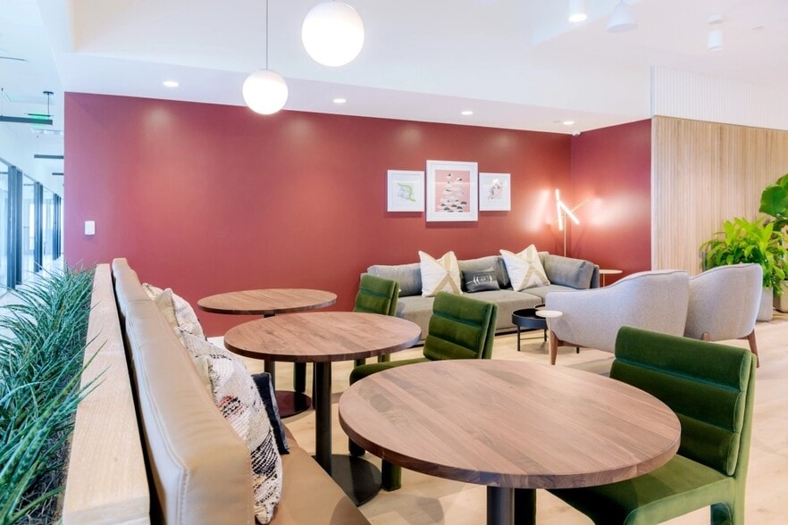 1010 S Federal Hwy, Hallandale Beach, FL for lease - Interior Photo - Image 3 of 11