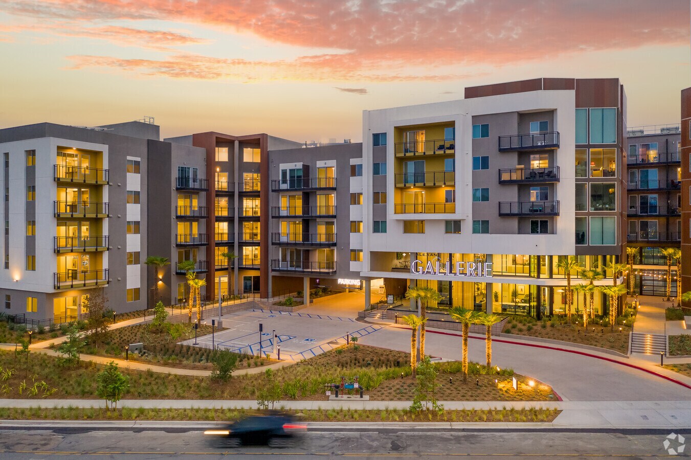 375 Camino De La Reina, San Diego, CA 92108