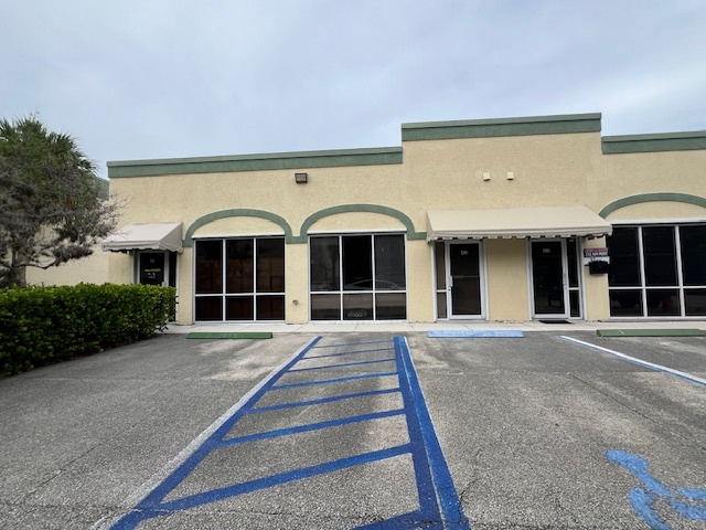 413 NE Baker Rd, Jensen Beach, FL for sale - Building Photo - Image 1 of 12