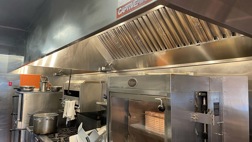 666 Main Ave, Norwalk, CT for sale - Building Photo - Image 2 of 17