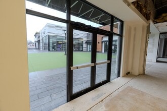 2900 E Sunshine St, Springfield, MO for lease Interior Photo- Image 2 of 9