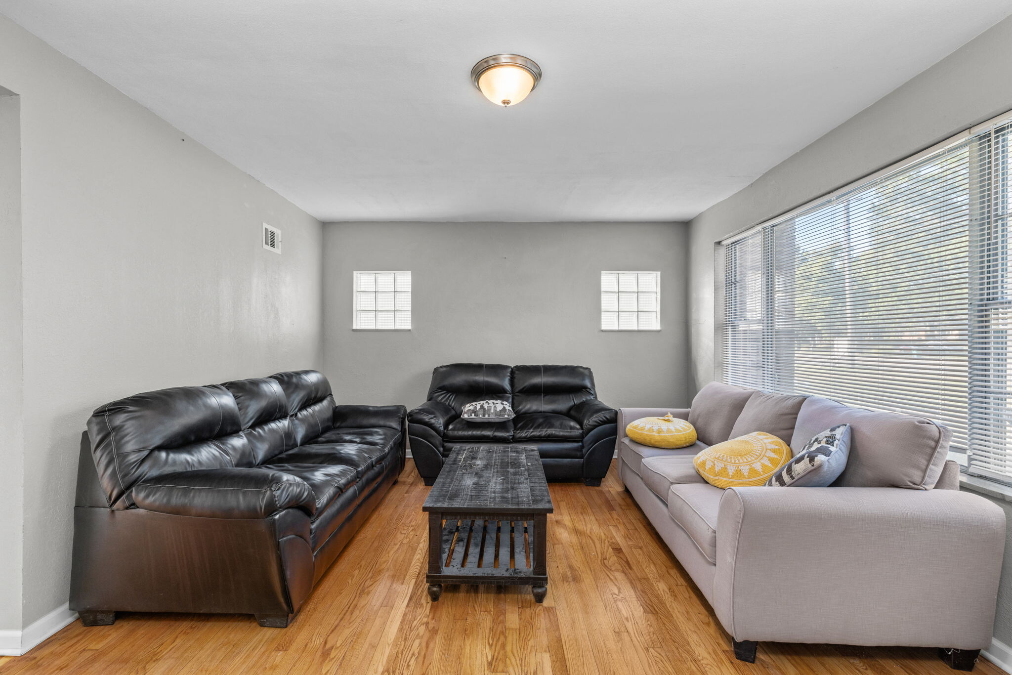 10236 Halls Ferry Rd, Saint Louis, MO for sale Interior Photo- Image 1 of 7