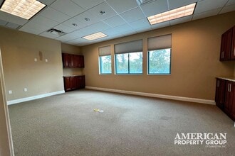 2970 University Pky, Sarasota, FL for lease Building Photo- Image 2 of 7
