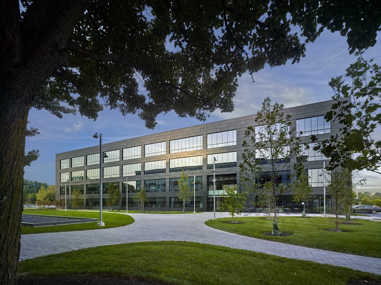 650 E Swedesford Rd, Wayne, PA for lease - Building Photo - Image 2 of 10