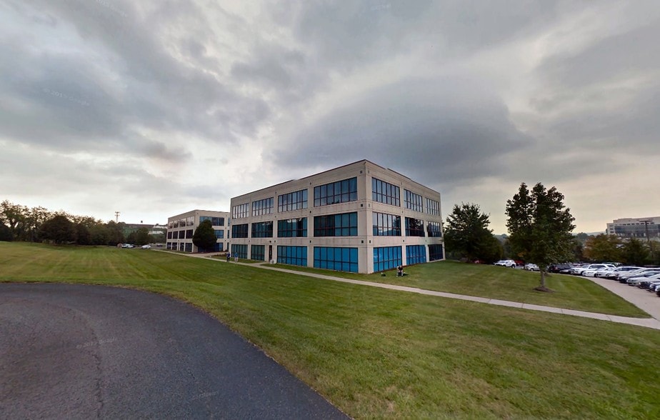 1000 Technology Dr, Fairmont, WV for lease - Building Photo - Image 3 of 19