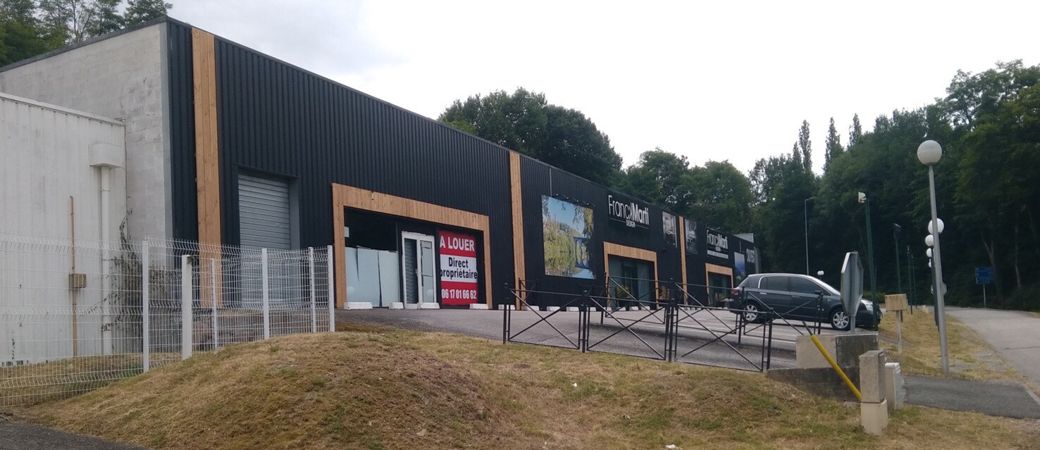 Retail in Boisseuil for lease Building Photo- Image 1 of 4