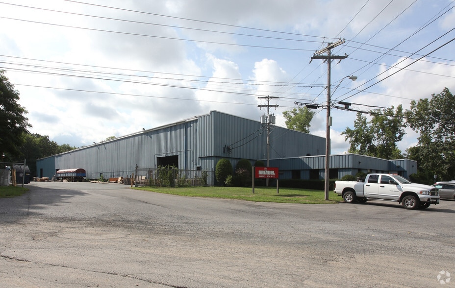 1 W Albany Dr, Colonie, NY 12205