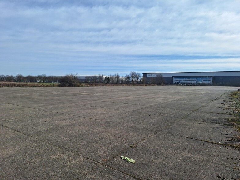 Hooton Park, Ellesmere Port for lease - Building Photo - Image 2 of 5