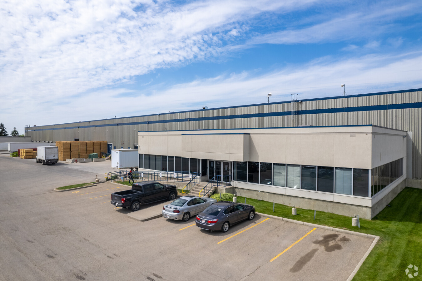 2500-2590 61st Ave SE, Calgary, AB T2C 4V2 - Industrial for Lease | LoopNet