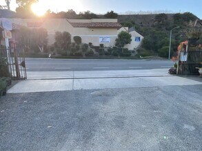 902 Encinitas Blvd, Encinitas, CA for lease Building Photo- Image 2 of 31
