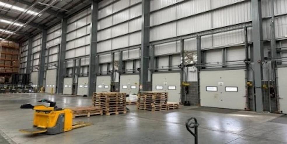 Omega Dr, Manchester for lease - Interior Photo - Image 2 of 3