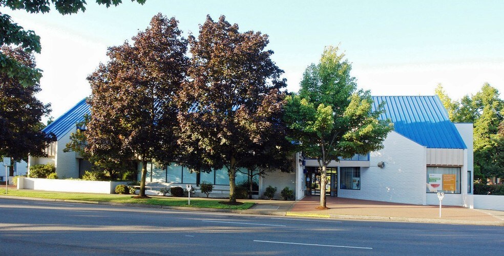 630 Center St NE, Salem, OR for sale - Building Photo - Image 1 of 1