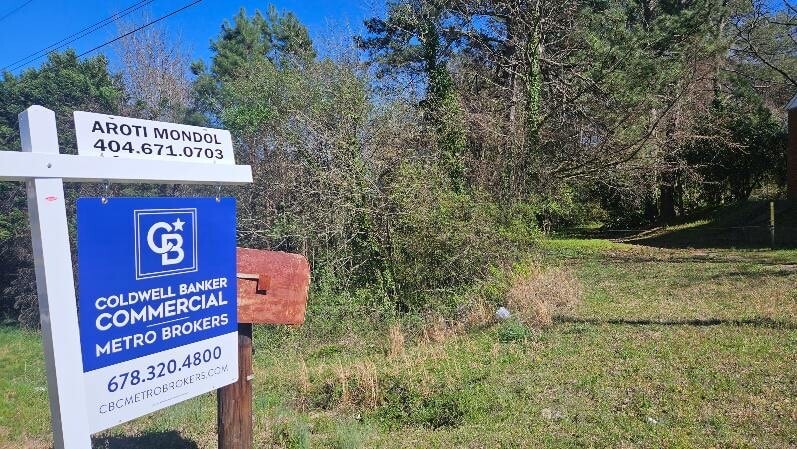 4170 Thurman Dr, Forest Park, GA for sale - Building Photo - Image 2 of 5