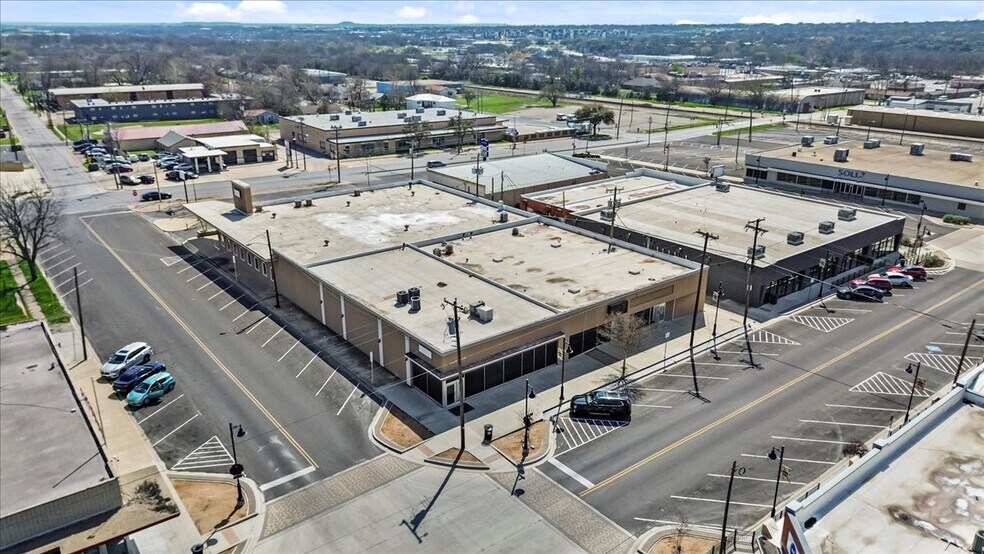 420 E Ave C, Killeen, TX for sale - Primary Photo - Image 2 of 12