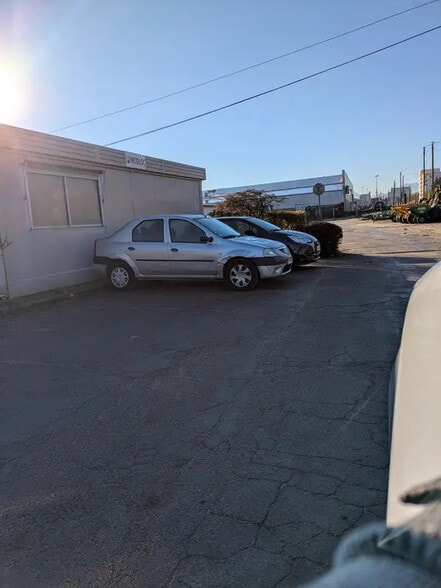 Office in Échirolles for sale - Building Photo - Image 3 of 6