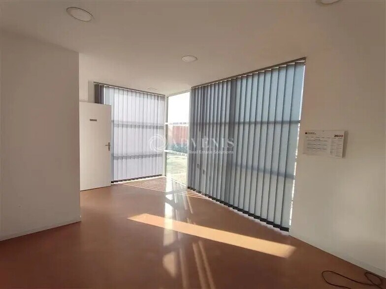 Office in Béziers for lease - Interior Photo - Image 2 of 6