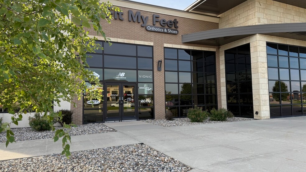 200 Gold Circle Dr, Dakota Dunes, SD for lease - Building Photo - Image 1 of 1