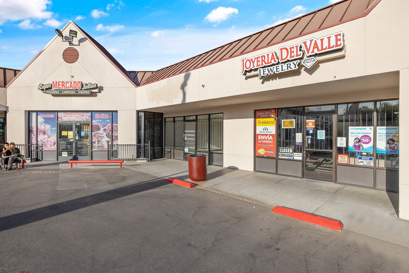 503575 W Bardsley Ave, Tulare, CA 93274 Super Stop Shopping Center