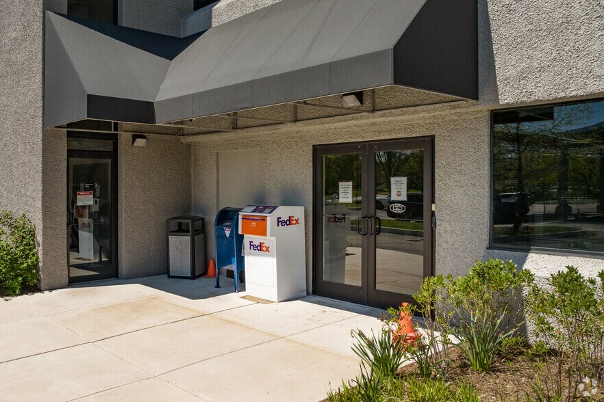 7 Entin Rd, Parsippany, NJ for lease - Building Photo - Image 2 of 6