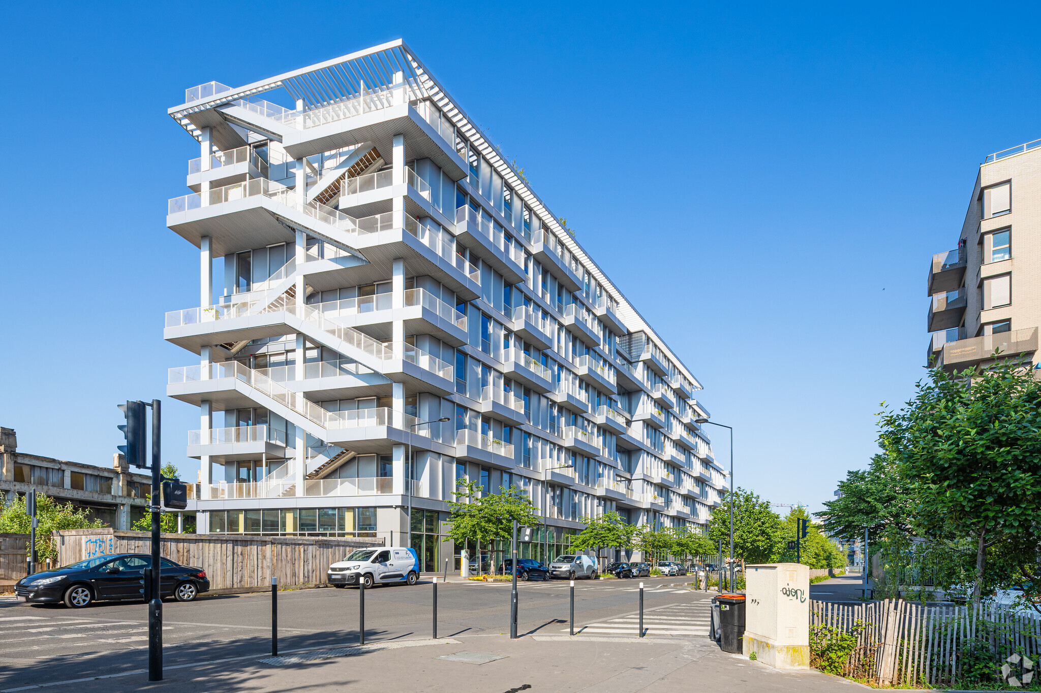 Office in Saint-Denis for lease Primary Photo- Image 1 of 4