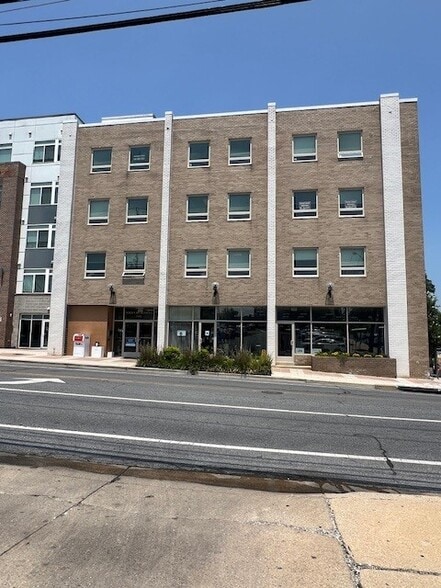 2401 Blueridge Ave, Wheaton, MD for lease - Building Photo - Image 1 of 6