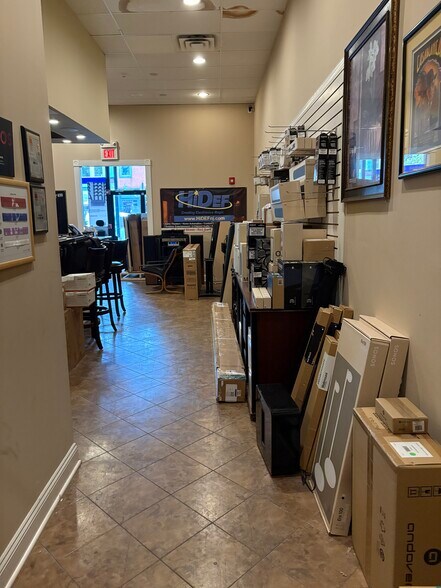 47 Broad St, Red Bank, NJ for lease - Building Photo - Image 3 of 10