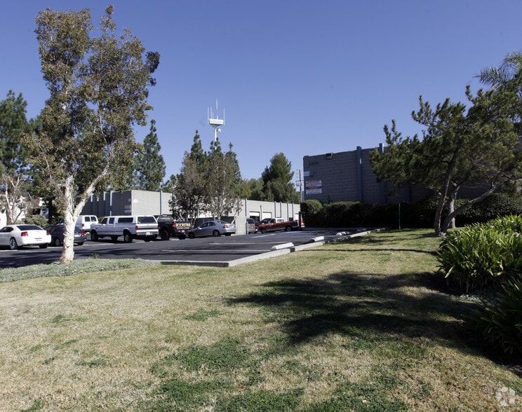 2280 Shasta Way, Simi Valley, CA for lease - Primary Photo - Image 1 of 10