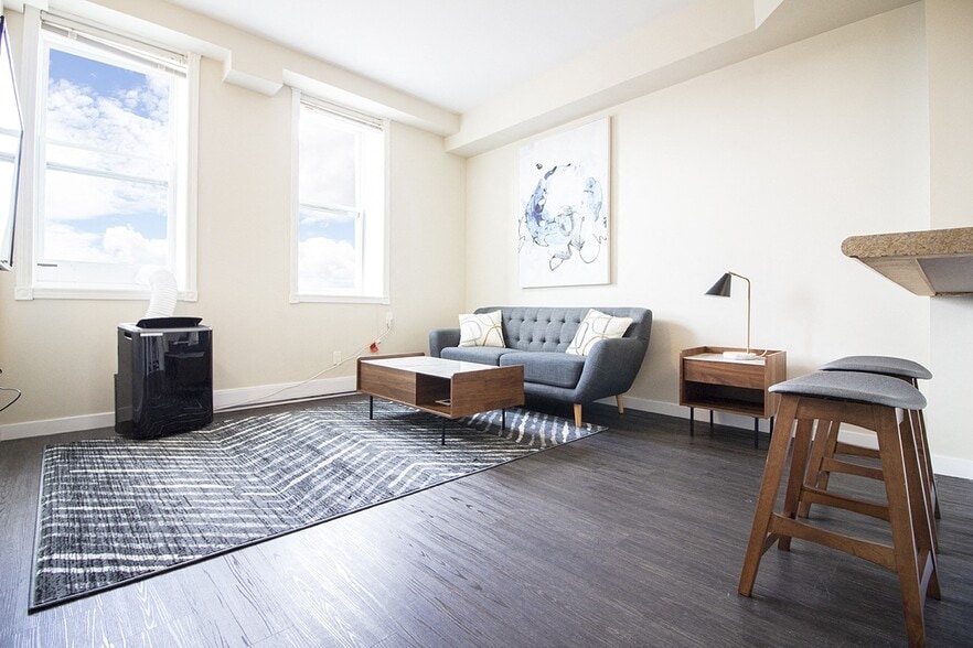 300 Taché Av, Winnipeg, MB for lease - Building Photo - Image 2 of 29