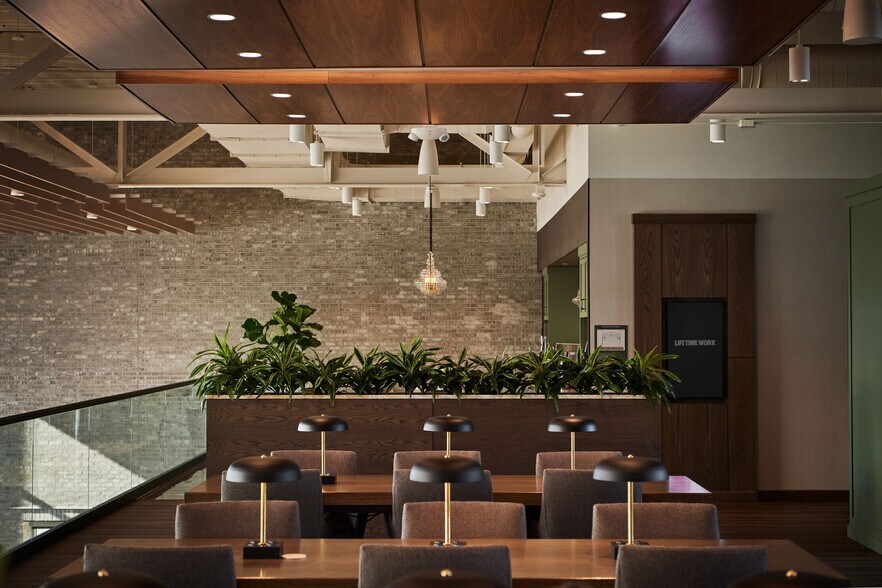 331 Newman Springs Rd, Red Bank, NJ for lease - Interior Photo - Image 2 of 19