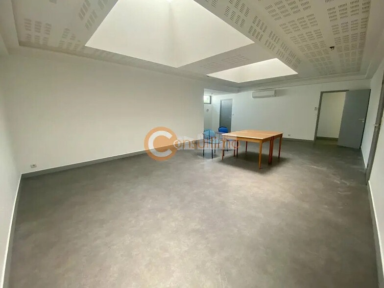 Office in Artigues-près-Bordeaux for lease - Interior Photo - Image 1 of 10