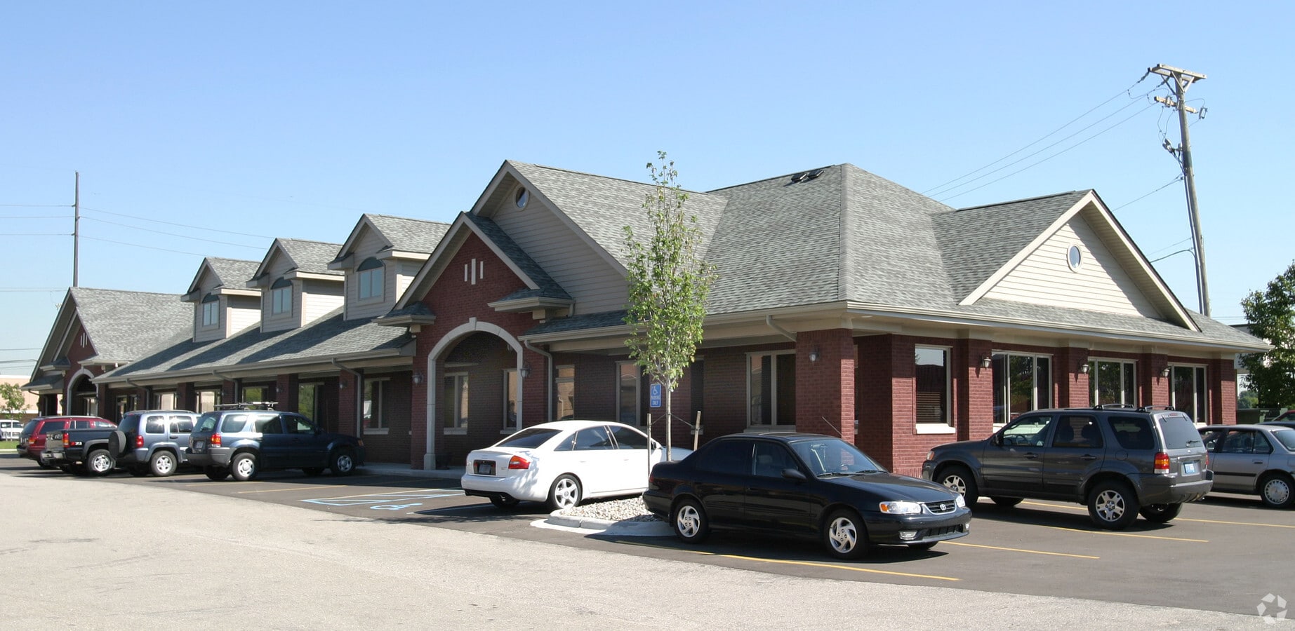 920 E Long Lake Rd, Troy, MI 48085