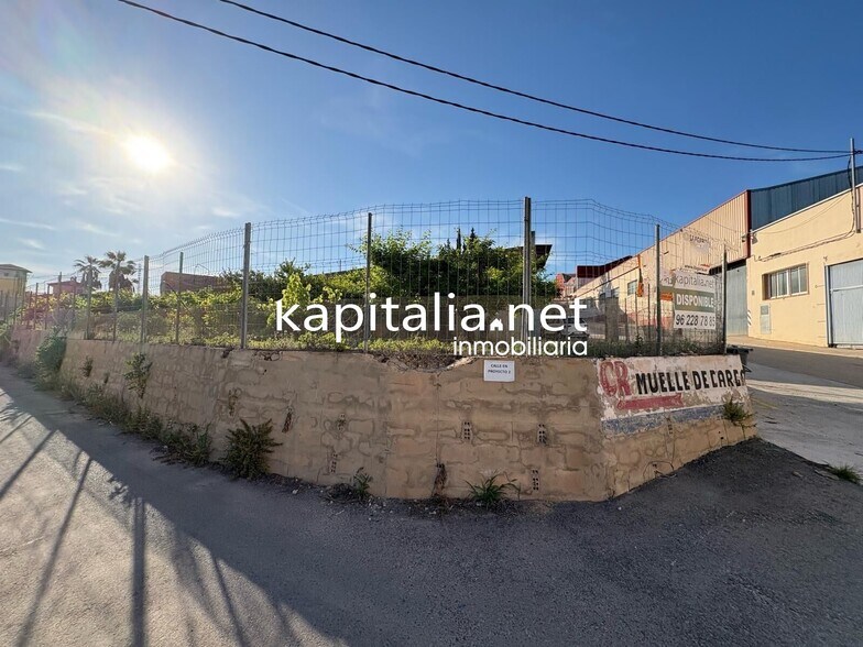 Industrial in València, Valencia for sale - Building Photo - Image 2 of 8