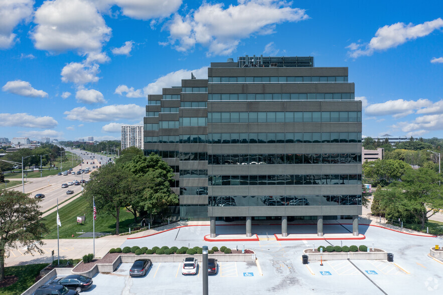 18W200 W 22nd St, Oakbrook Terrace, IL for lease - Aerial - Image 3 of 9