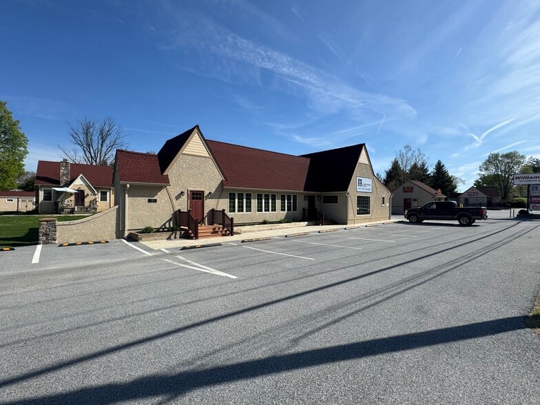533 E Lincoln Hwy, Exton, PA for lease - Primary Photo - Image 1 of 4