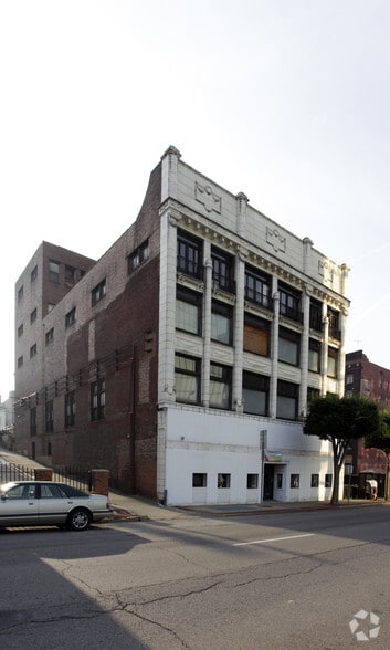 1320 Market St, Wheeling, WV for lease - Building Photo - Image 2 of 6