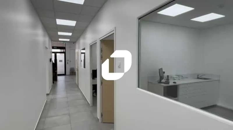 Retail in Athis-Mons for lease - Interior Photo - Image 3 of 7