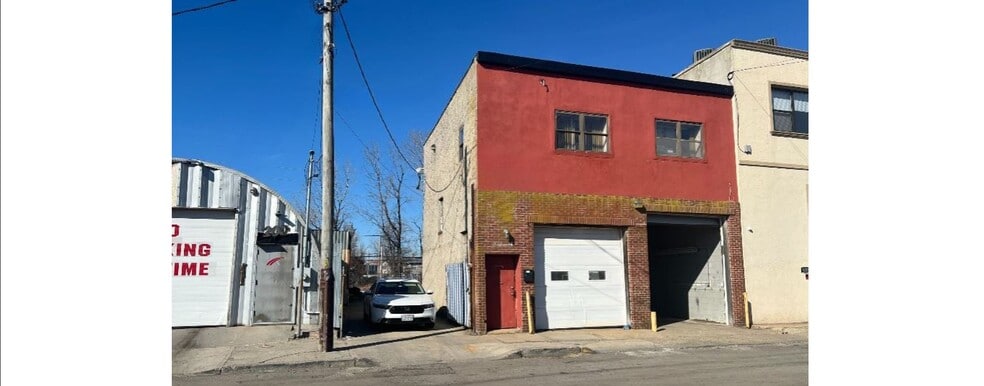 4234 Industrial Pl, Island Park, NY for lease - Building Photo - Image 1 of 9