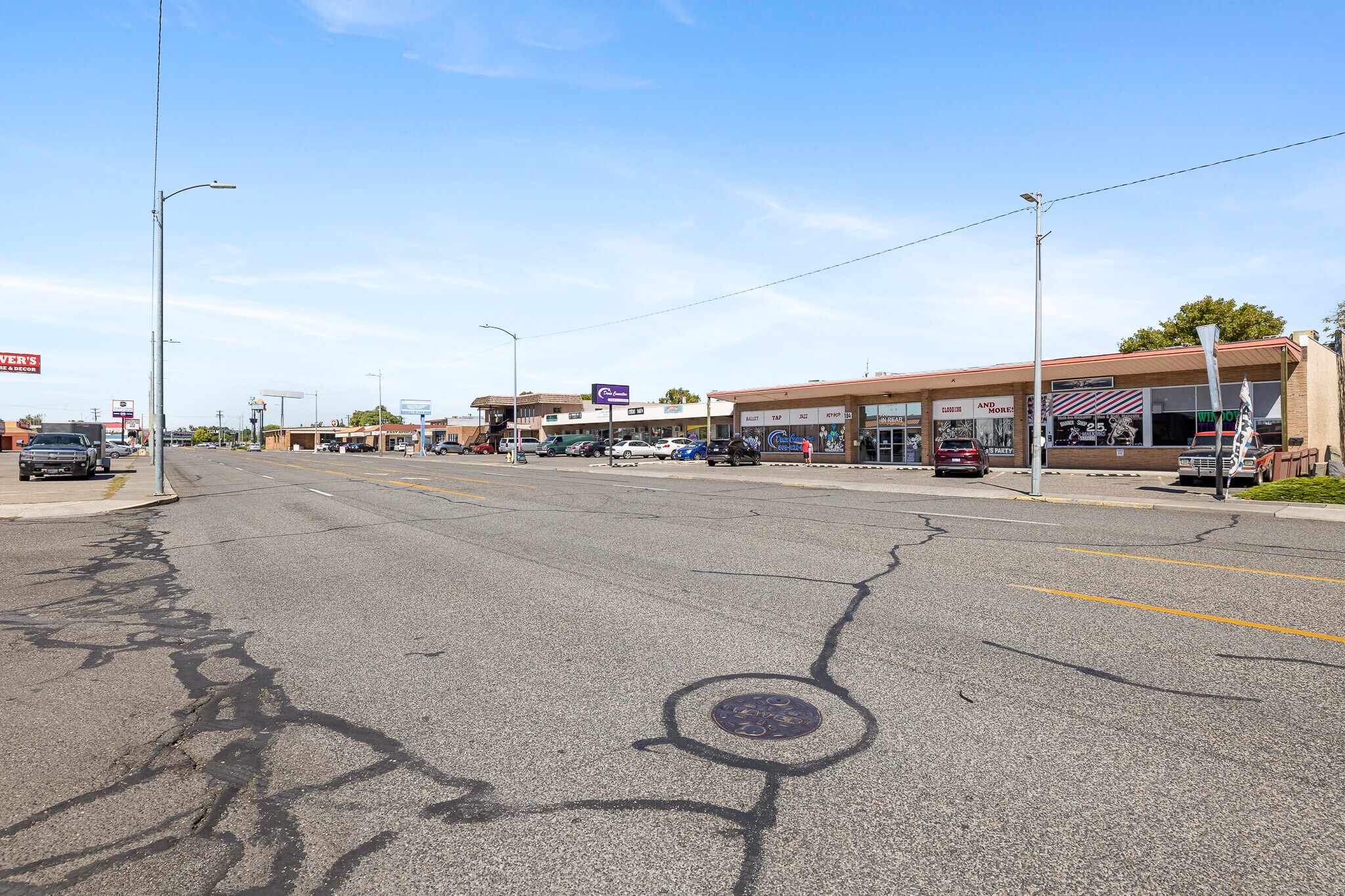 108-112 Vista Way, Kennewick, WA for sale Primary Photo- Image 1 of 2