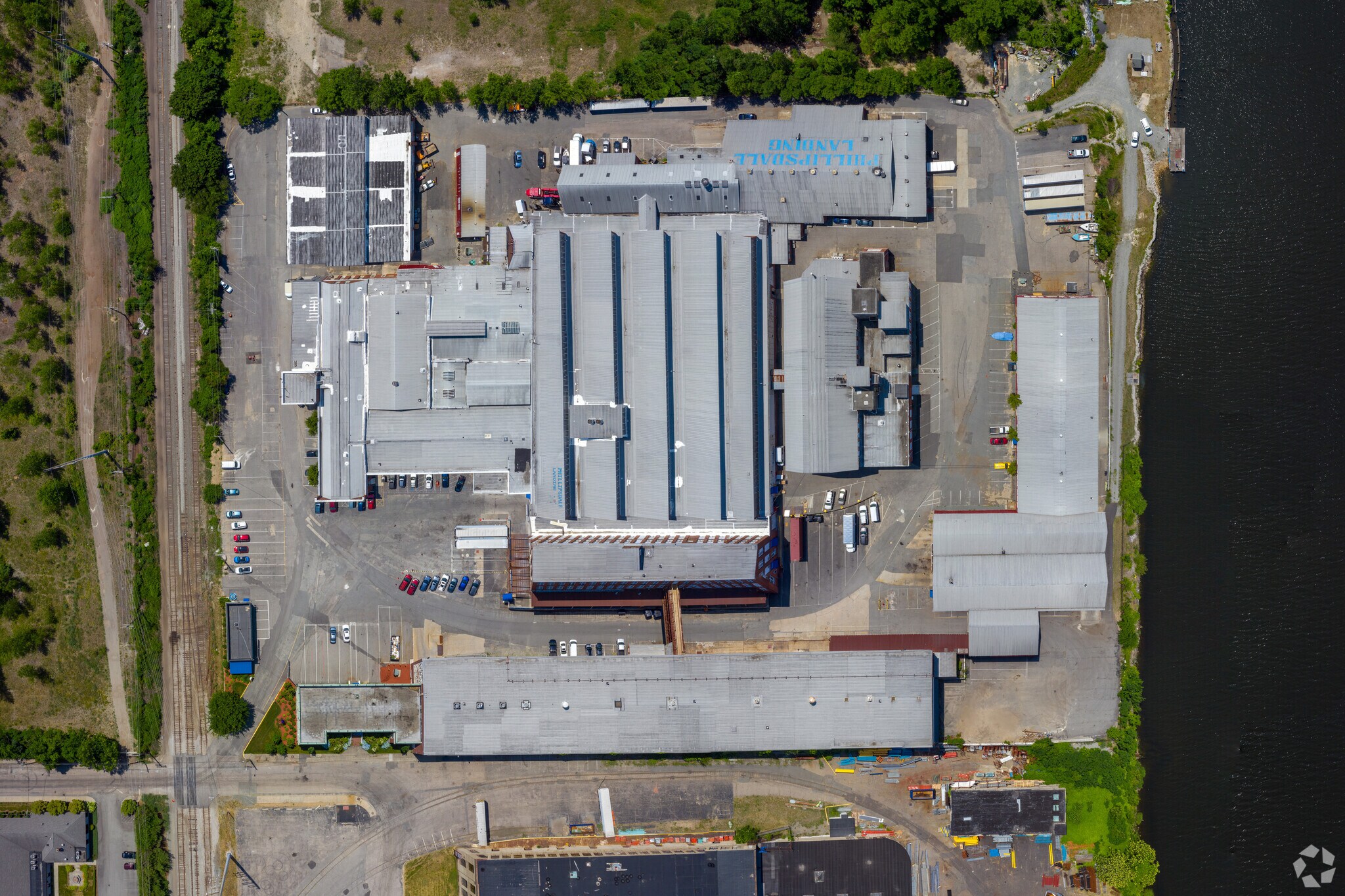 310 Bourne Ave, Rumford, RI 02916 Phillipsdale Landing